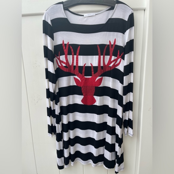 Sparkly Reindeer Tunic Shirt size Large NWOT - Picture 4 of 7